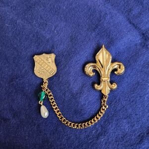 Fleur De Lis Crest Shield Coat of Arms Beaded Pin